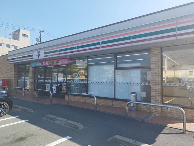 セブンイレブンまで750m