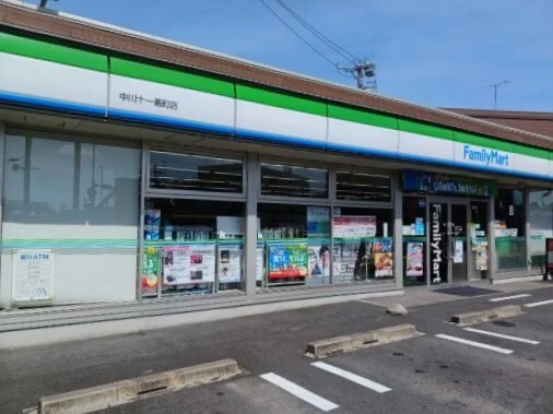 ファミリーマートまで400m