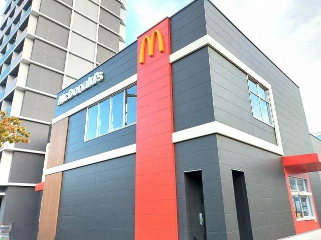 マクドナルドまで450m
