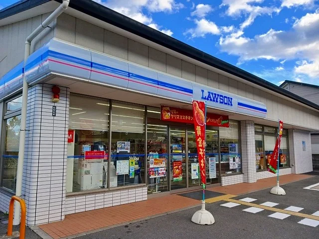 ローソン 山科新大石道店まで100m
