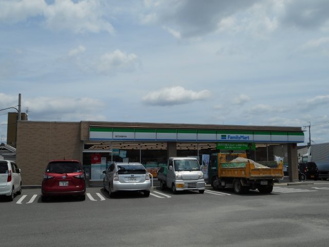 ファミリーマート香芝良福寺店様まで1000m