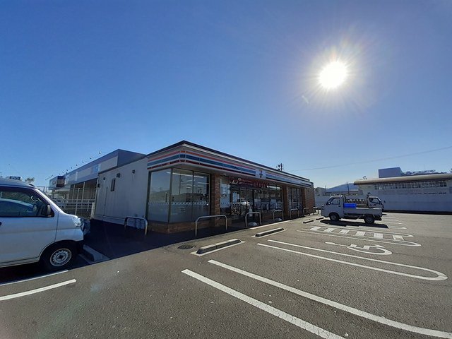 セブンイレブン土佐バイパス店まで550m