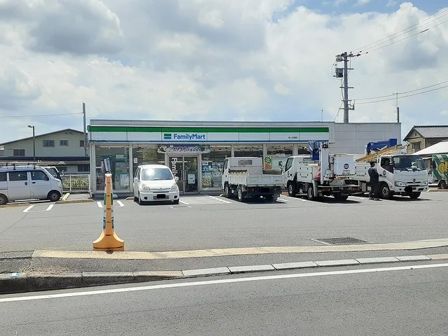 ファミリーマート 築上吉富店まで1400m