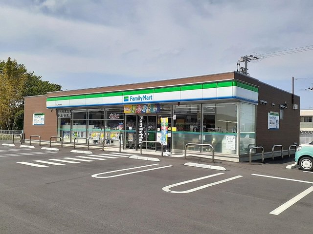 ファミリーマート宇佐辛島店まで450m