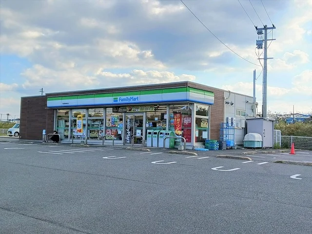 ファミリーマート豊前警察署前店まで1000m
