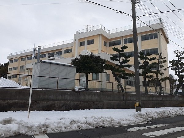 松浜小学校まで300m