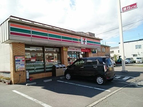 セブンイレブン春光１条店まで500m
