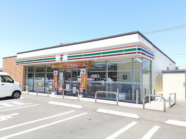 セブンイレブン 油津店まで750m
