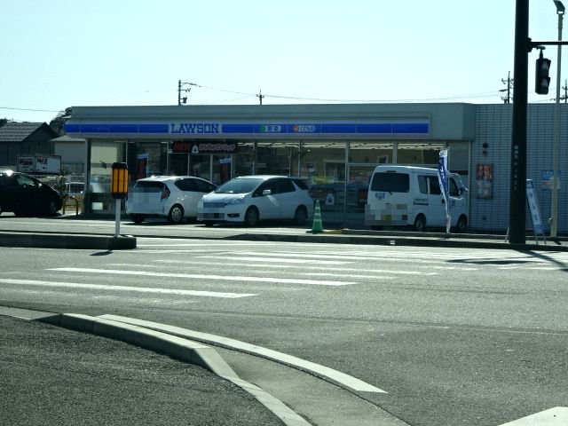 ローソン　神戸店まで930m