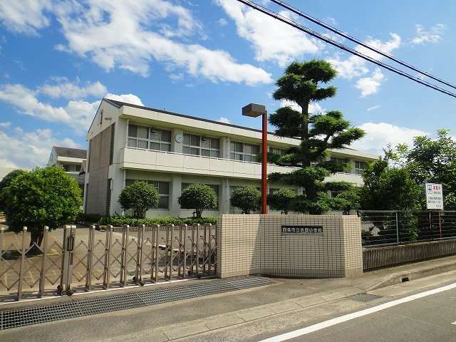 吉岡小学校様まで1000m
