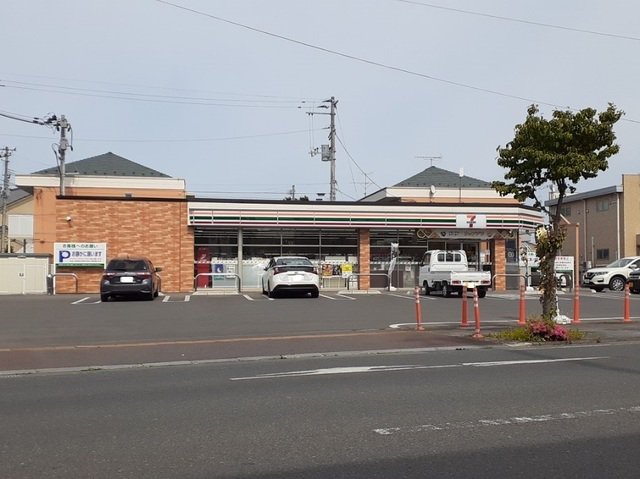 セブンイレブン原ノ町駅前店まで800m
