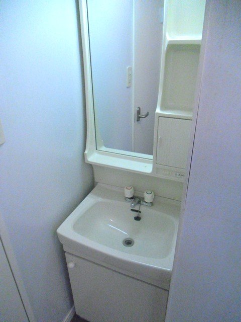 広い洗面台で準備もらくらく♪
