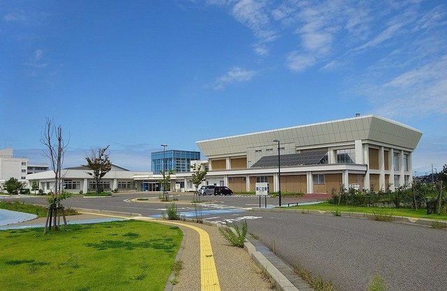 下山スポーツセンターまで400m