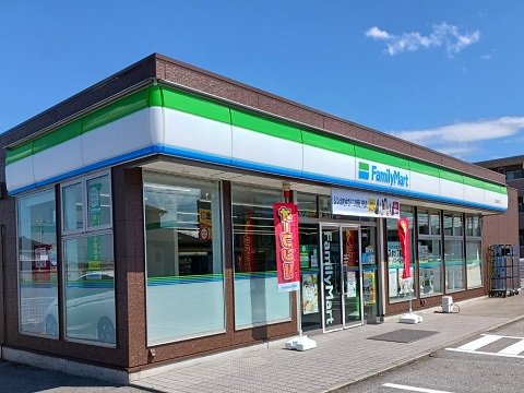 ファミリーマート富山金代店まで700m