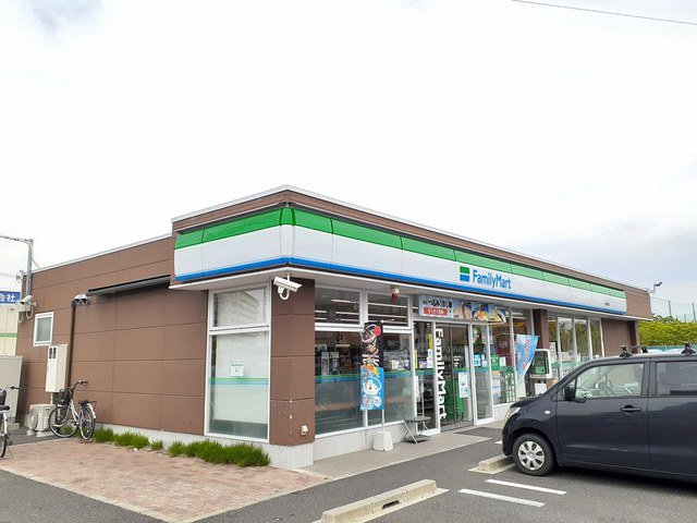 ファミリーマート　岩崎１丁目店まで280m