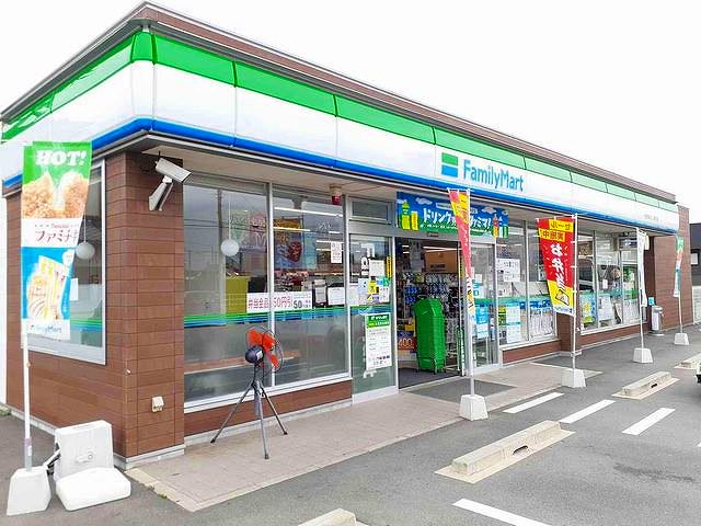 ファミリーマート木曽川七ノ通店まで600m