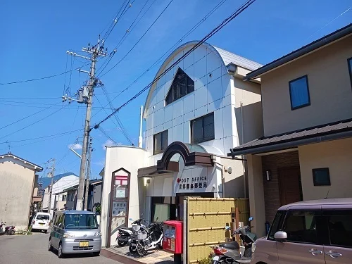 鷹峯郵便局まで1000m