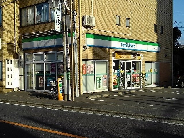 ファミリーマート横須賀衣笠店まで423m