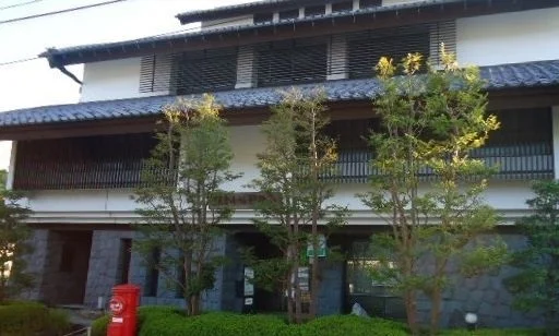 鎌倉小坂郵便局まで584m