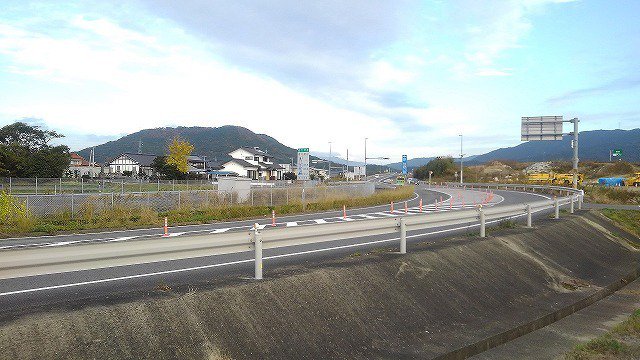 唐津インターまで800m