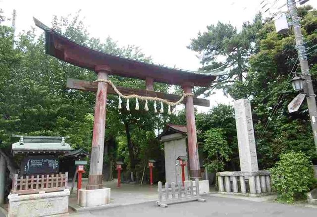 鷲宮神社まで1200m