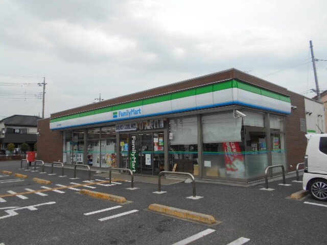 ファミリーマート桶川上日出谷店まで470m