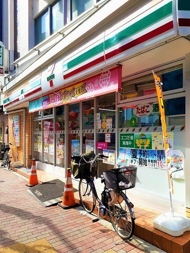 セブンイレブン目白5丁目目白通まで60m