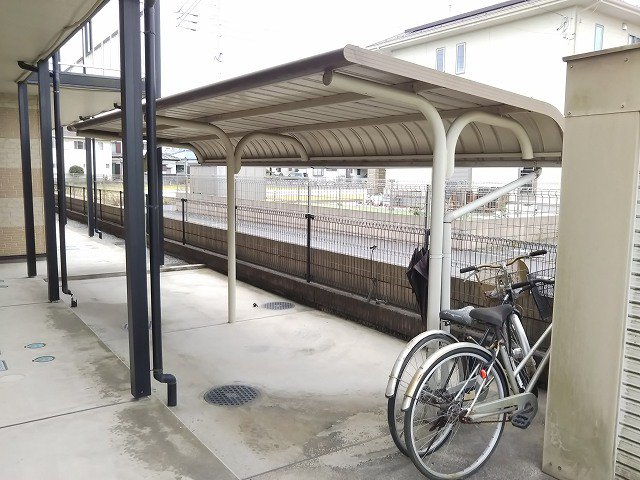 屋根付き駐輪場