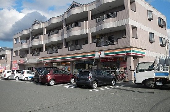 セブンイレブン下地店まで1500m