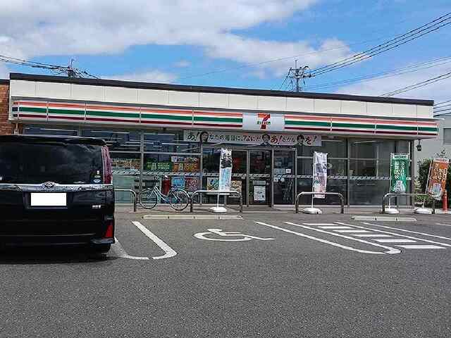 セブンイレブン大財北町店まで700m