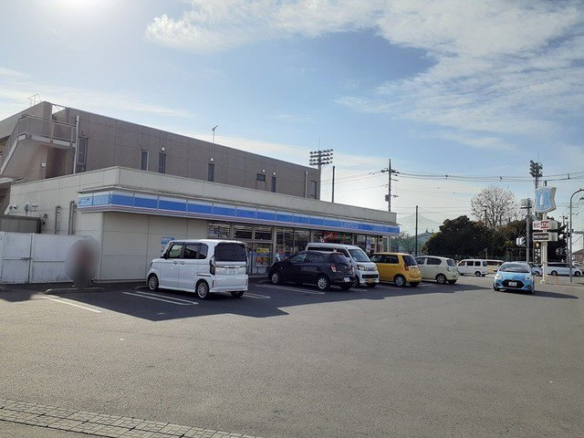 ローソン北中根店まで600m