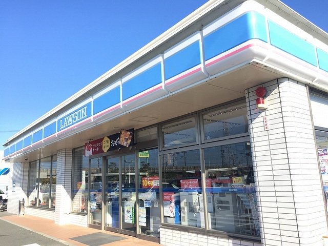 ローソン浜松高塚駅北店まで700m