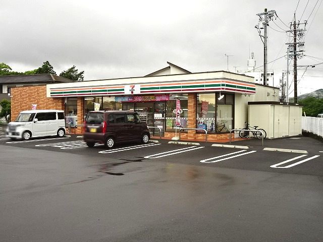 セブンイレブン　稲川店まで330m
