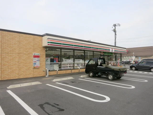 セブン‐イレブン 幸田六栗店まで2400m