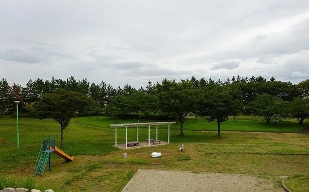 津島屋公園まで10m