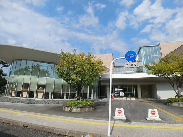 ぽんぽーと新潟市立中央図書館まで680m