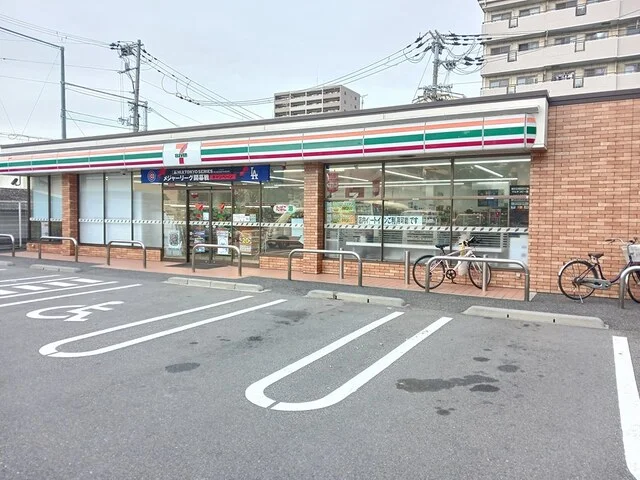 セブンイレブン様まで200m