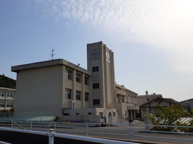 岡山市立 甲浦小学校まで2000m