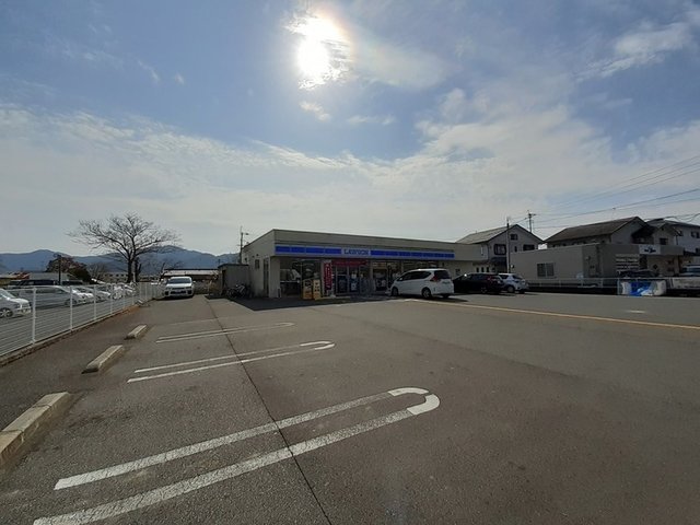 ローソン 高知鴨部三丁目店まで450m