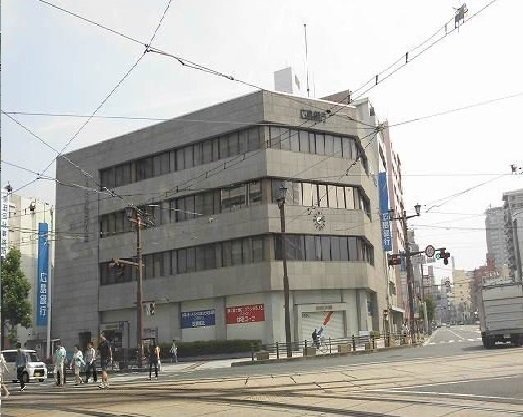 広島銀行　本川支店まで450m
