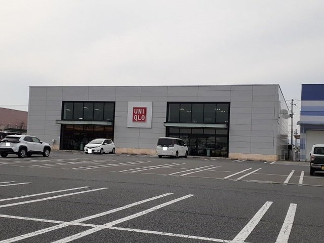 ユニクロ原町店まで1000m