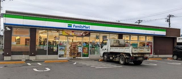 ファミリーマートサカモト高柳店まで950m
