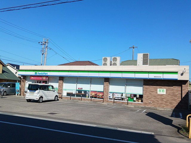 ファミリーマート新居浜庄内店まで1039m