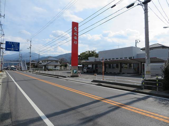 愛媛銀行氷見支店様まで100m
