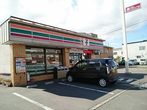セブンイレブン春光１条店まで750m