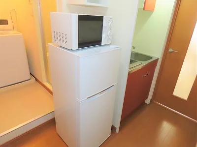 電子レンジ、冷蔵庫完備