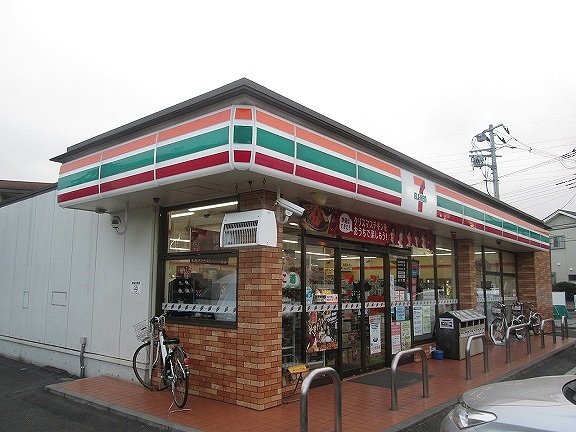 セブンイレブン浦和元町２丁目店まで800m