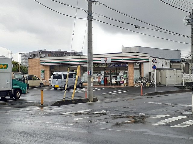 セブンイレブン浦和内谷4丁目店まで110m