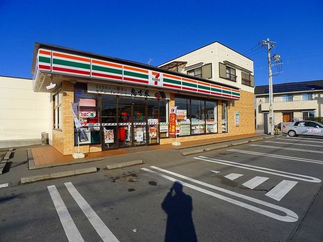 セブンイレブン邑楽中野横町店まで100m