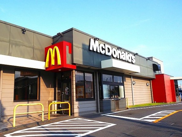マクドナルドまで450m